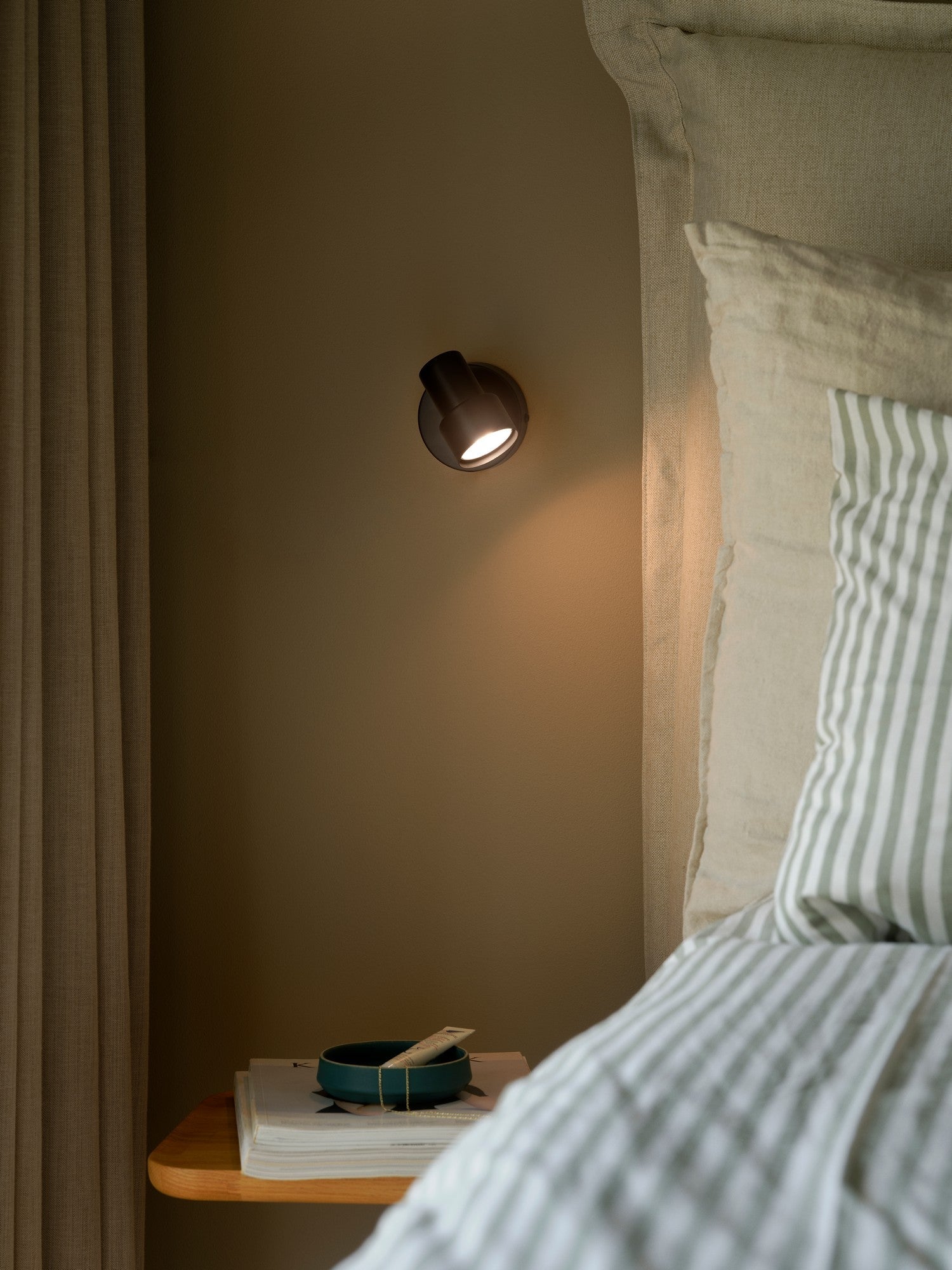 Boston Wall Spotlight