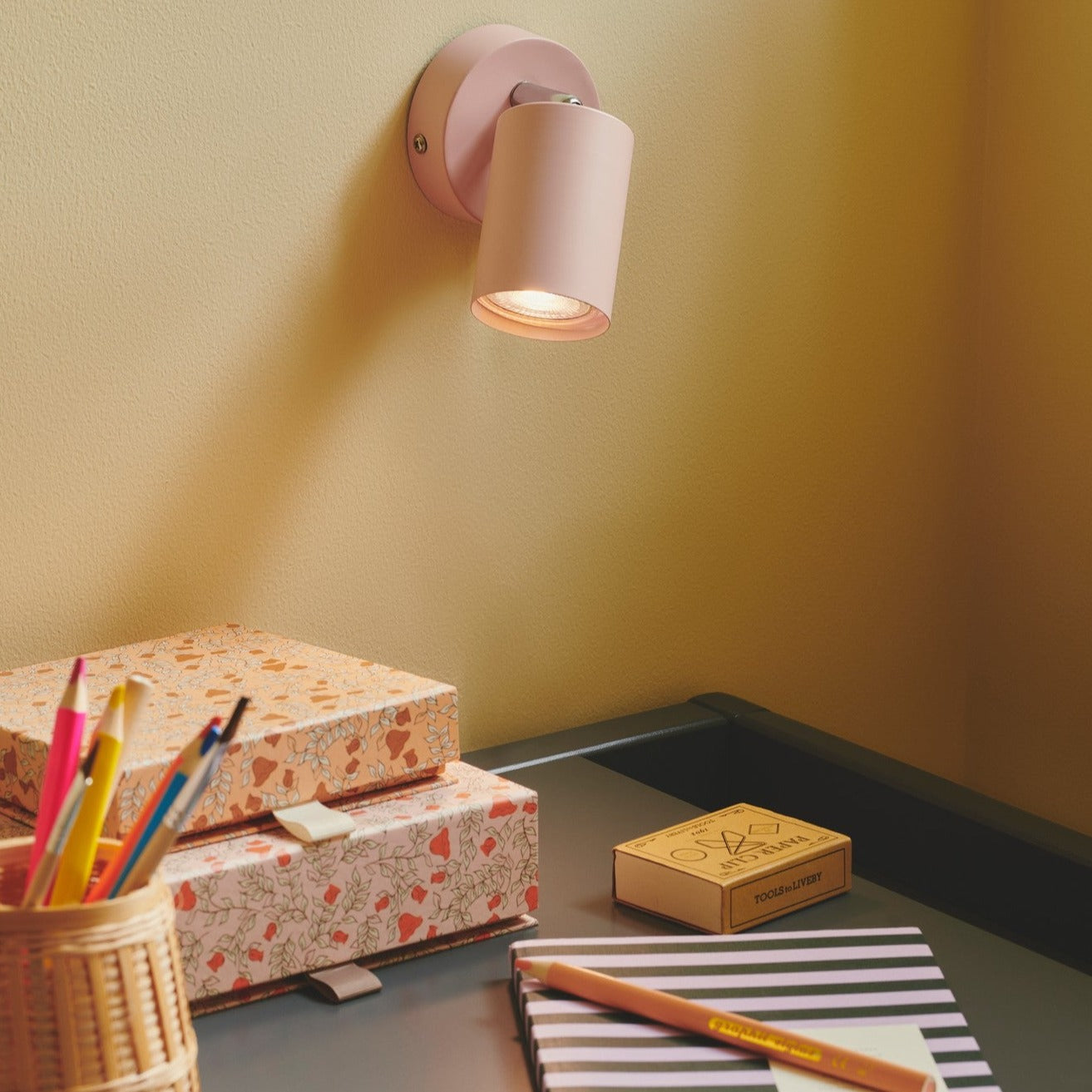 Explore Wall Lamp