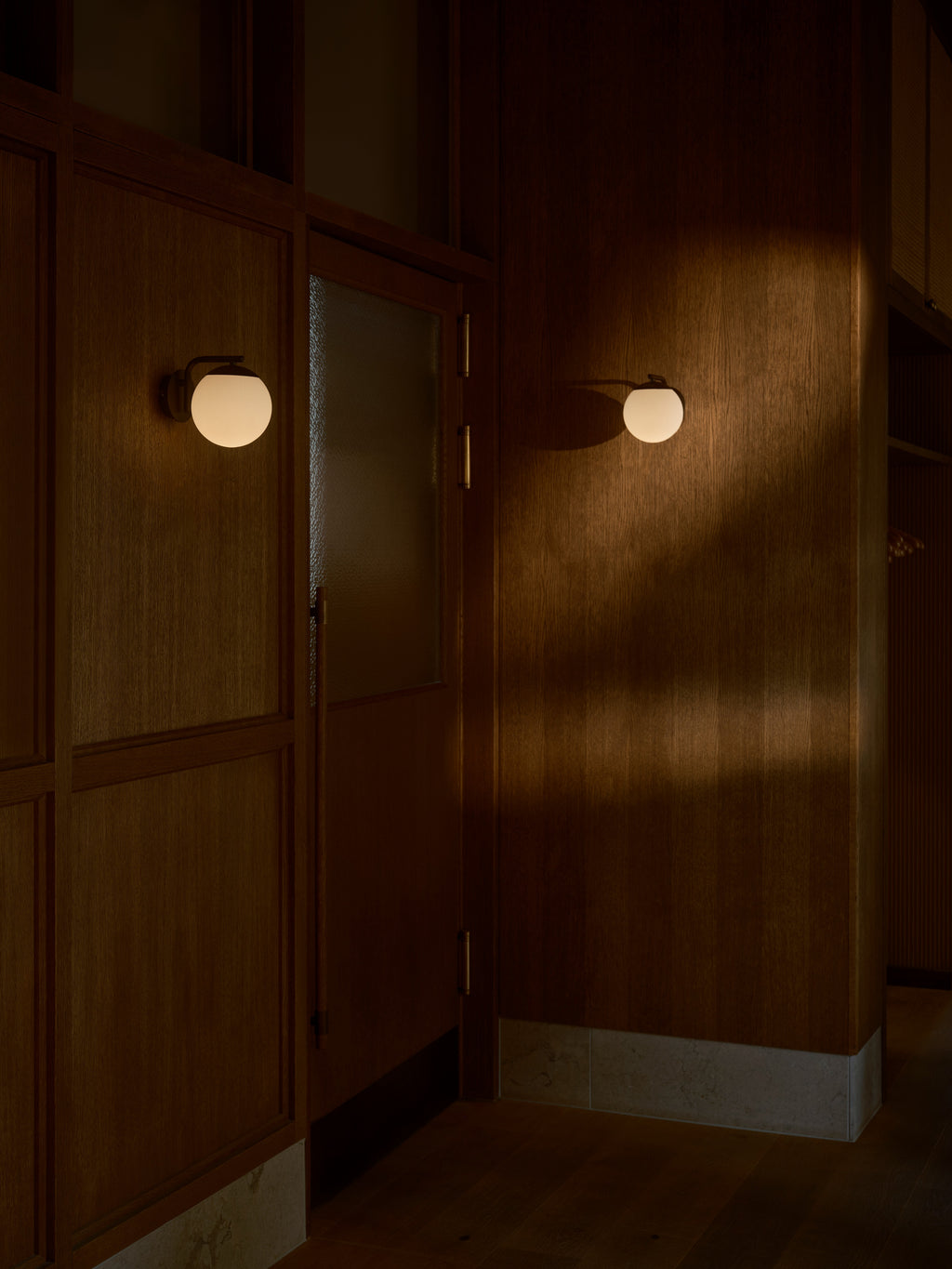 Grant Wall Light, Black
