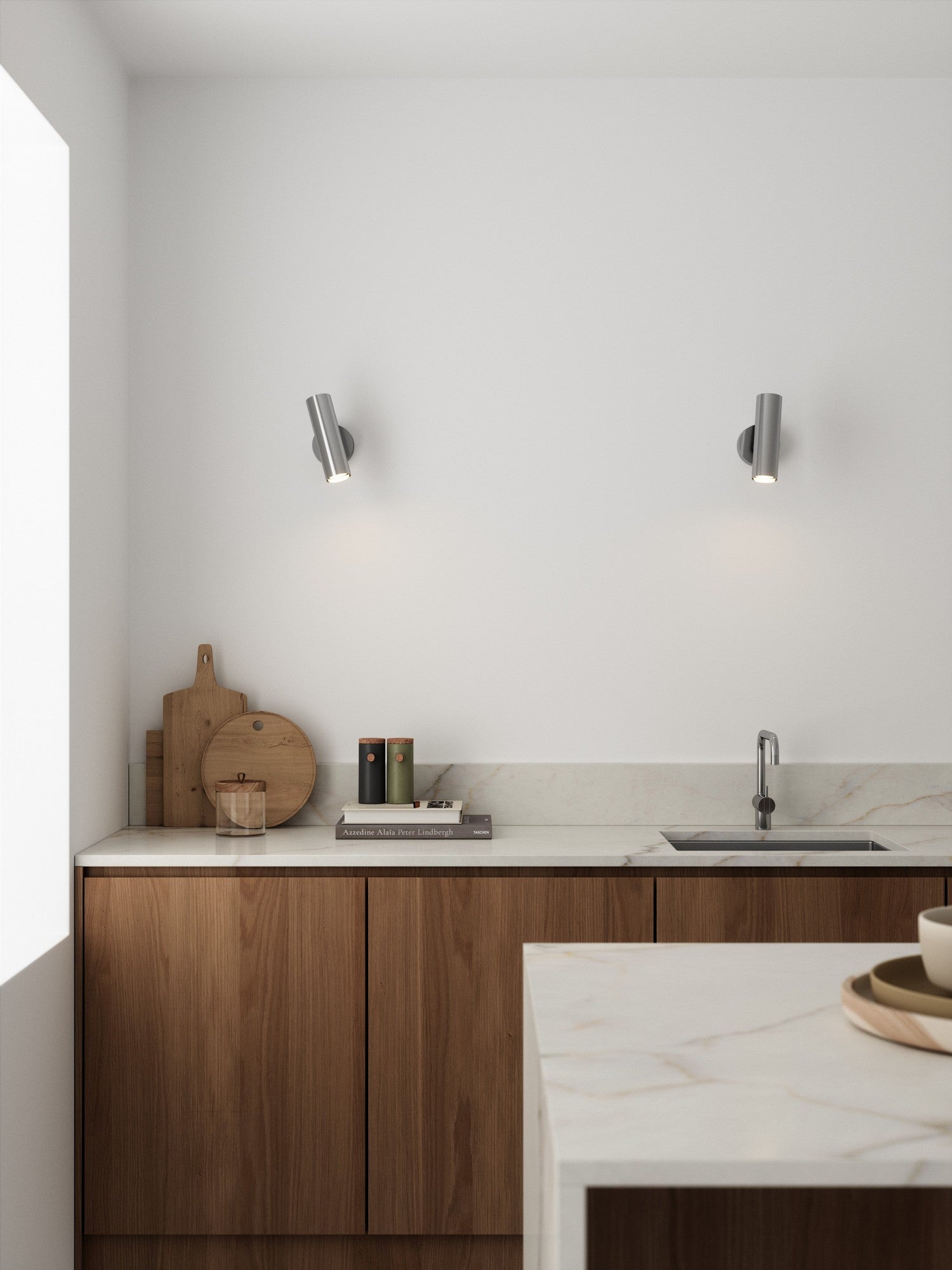 MIB Wall Light