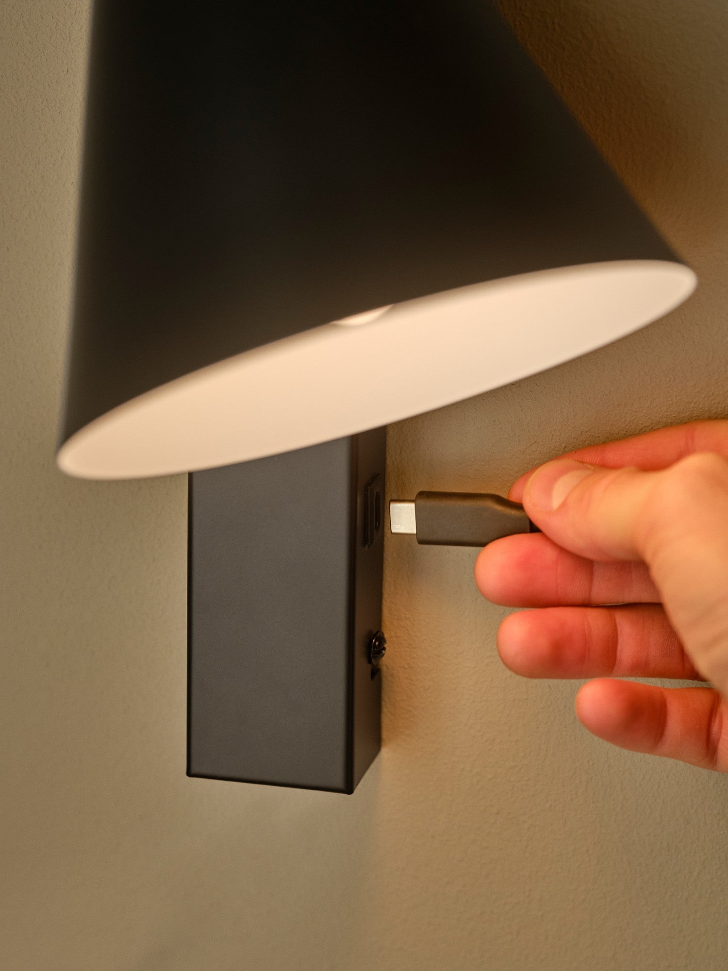 Wilmer Wall Light