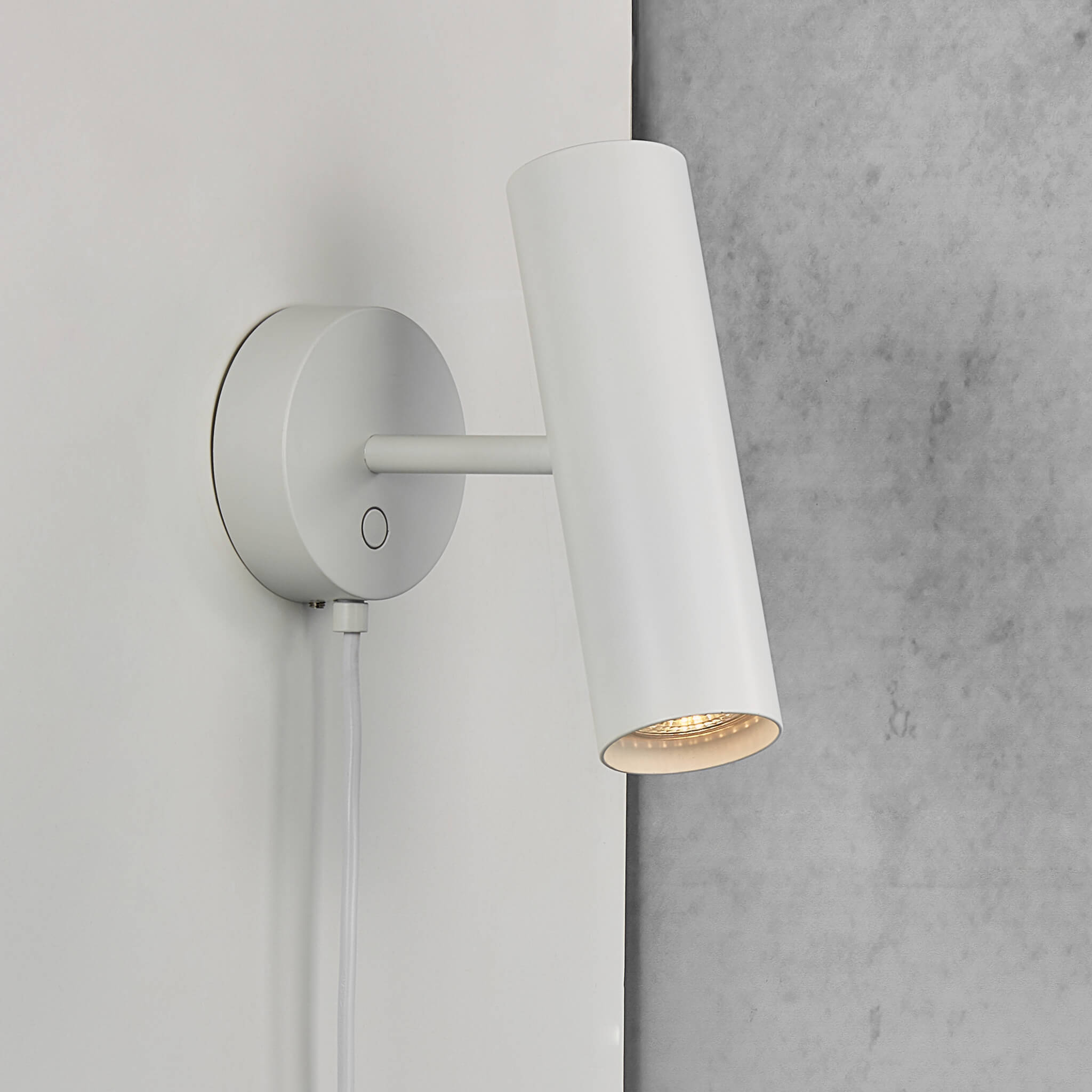 MIB Wall Light