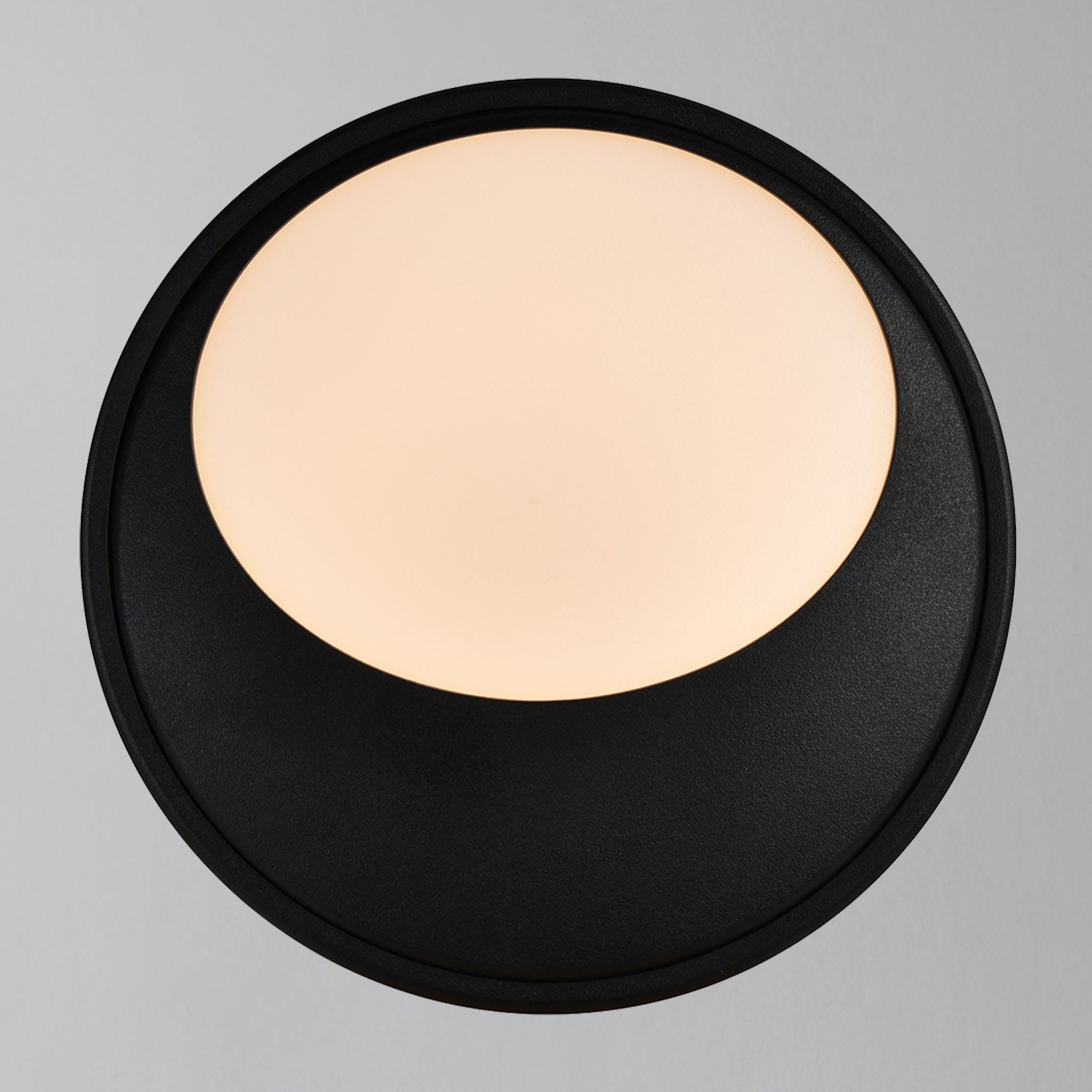 Oliver Round LED Outdoor Light, Black/Opal