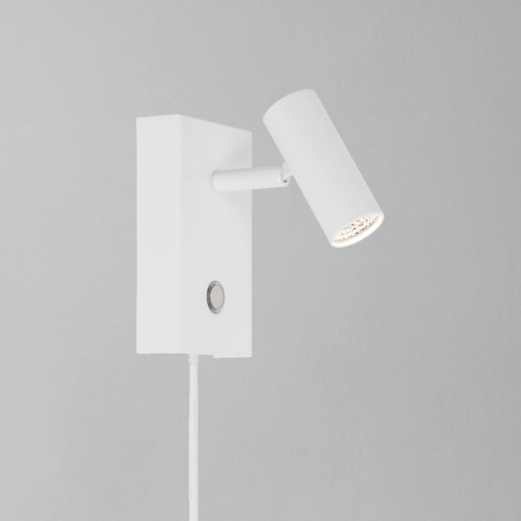 Omari LED Wall Light