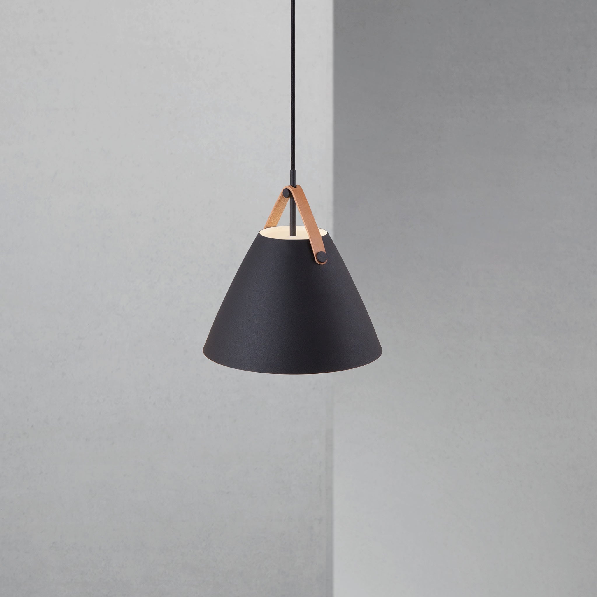 Strap 27 Pendant Light